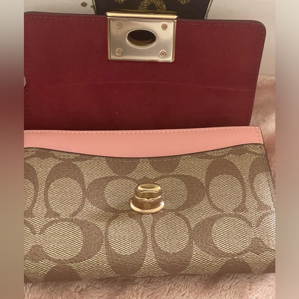 EUC Coach Cassidy Turnlock Compact Wallet (unbranded chain) - Picture 7 of 9